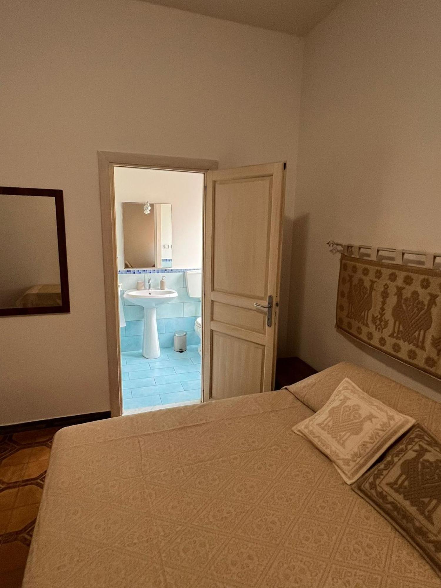 B&B Via Dei Mille Castelsardo Εξωτερικό φωτογραφία